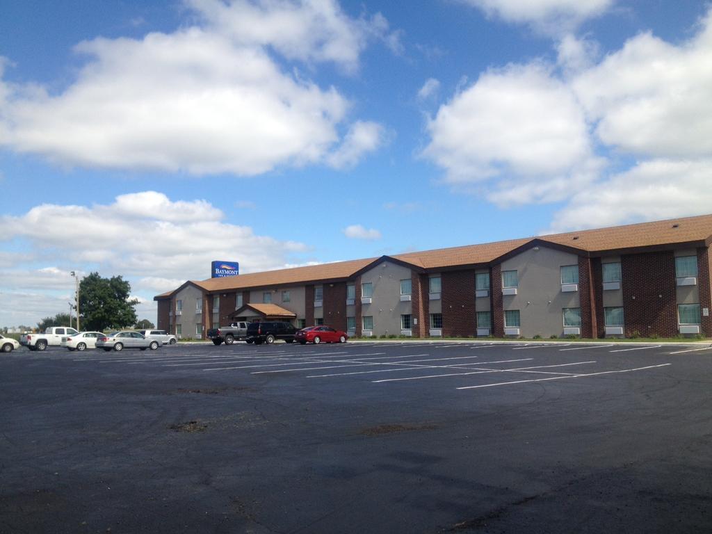 Hotel Baymont By Wyndham Beloit Exterior foto